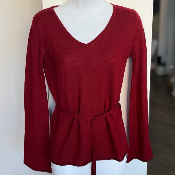 BCBG Small V neck sweater - Picture 1 of 8